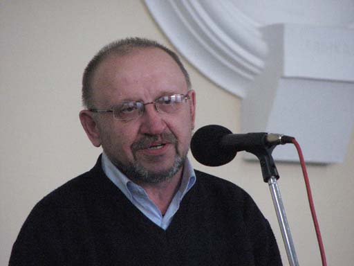 Іван Іванович Вакуленко, вчитель загальноосвітньої школи № 87, колишній завуч середньої школи № 194 "Перспектива", де пацював Ярослав Веприняк, виступив зі спогадами про свого колегу ve4